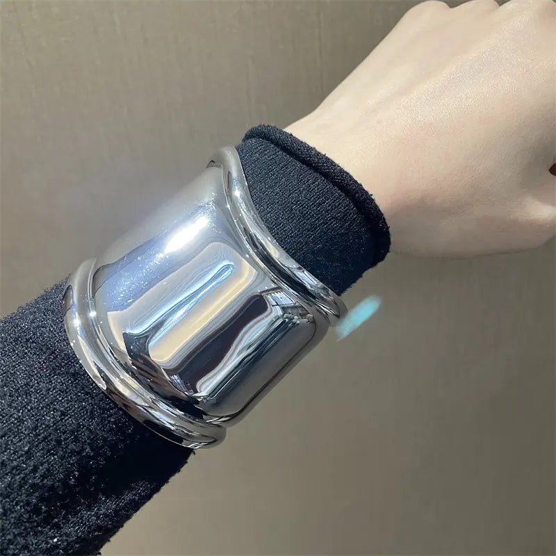 Asymmetrical Metal Wave Bracelet - Advanced Sense Design